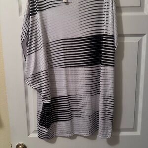 Striped Black & White Swim Coverup - Size 14/16 Runs large (would fit 18/20 EUC